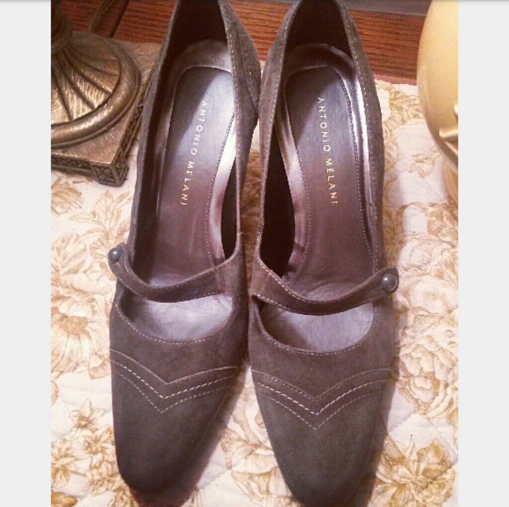 Suede Mary Jane Heels in Gray